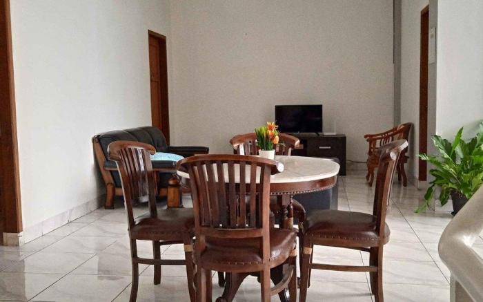 Guest House Pinarak 2 Syariah near GOR Satria Purwokerto Mitra RedDoorz