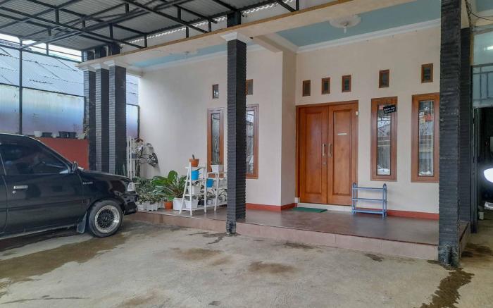 RedDoorz Syariah near Komplek Candi Arjuna Dieng 2