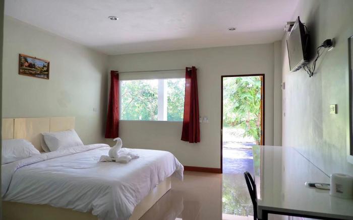 Commonwealth Hotel and Resort