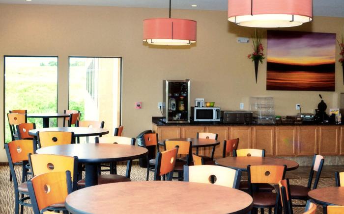 Cobblestone Inn & Suites - Newton