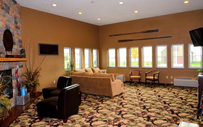 Cobblestone Inn & Suites - Lake View