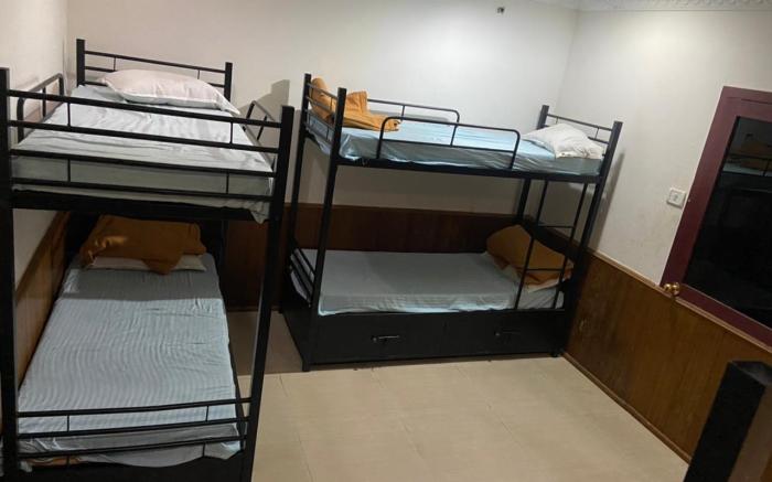 RJ INN
