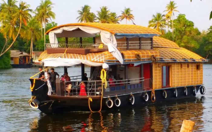 Private Houseboats