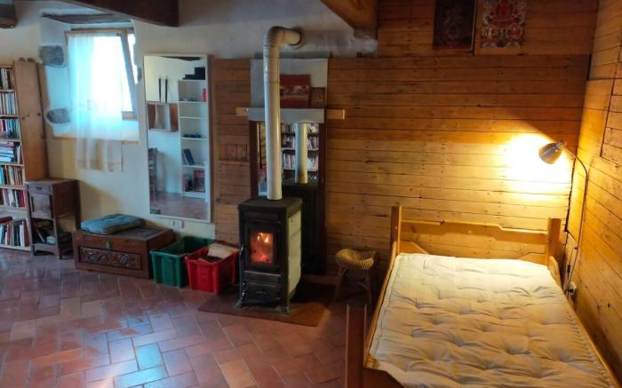 Library Apartment in Arcidosso