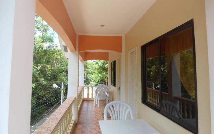 Menchus Pension House