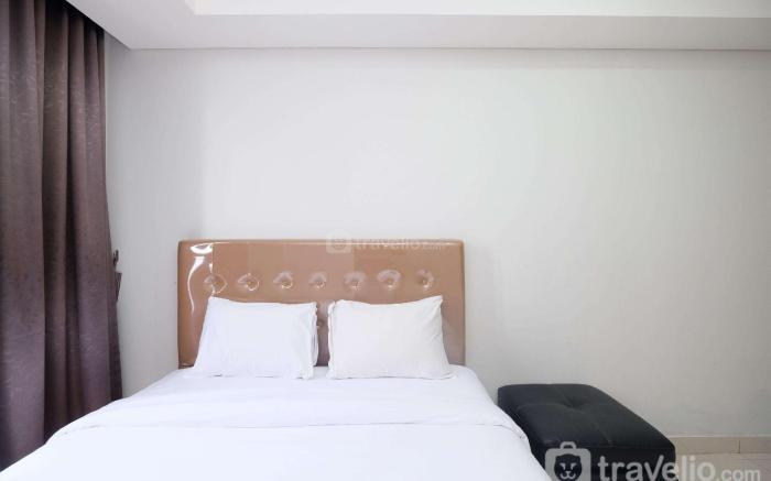 Comfort & Minimalist 2BR at Gold Coast By Travelio