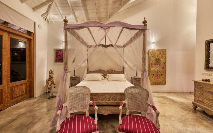Villa the Divine