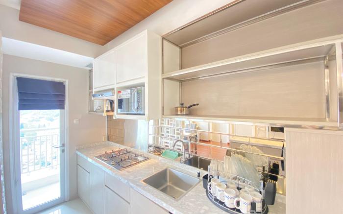 Luxurious 2BR Parahyangan Residence By Travelio