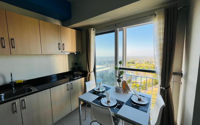 Sleep in Santorini Wake Up In Tagaytay Rushmore10