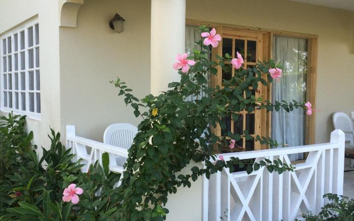 Coral Seas Beach Resort