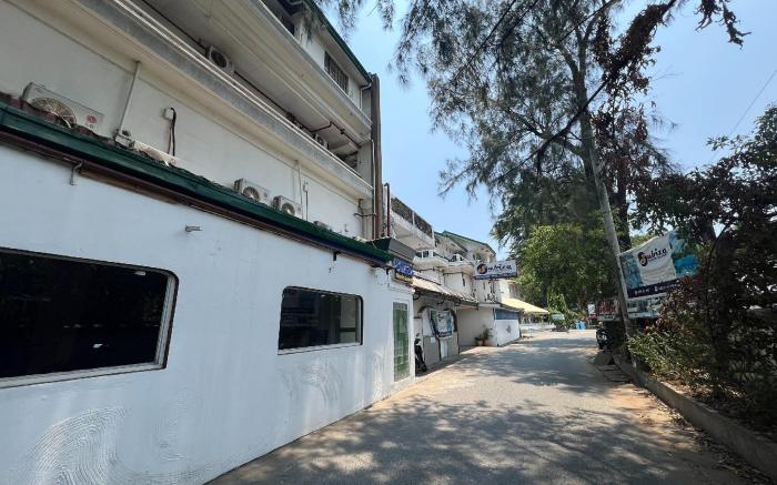 Subiza Beach Resort