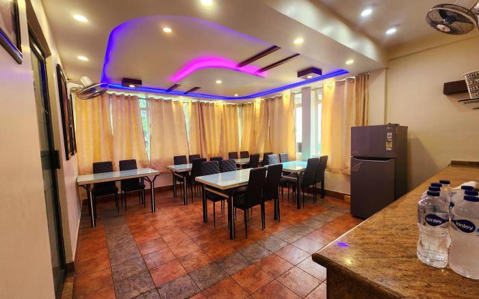 Bhammar's Inn - A Pure Vegetarian Hotel