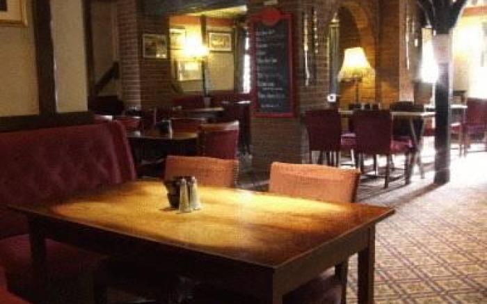 Ffolkes Arms Hotel