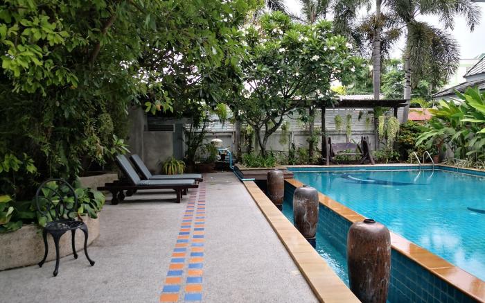 Baan Suksiri Hotel