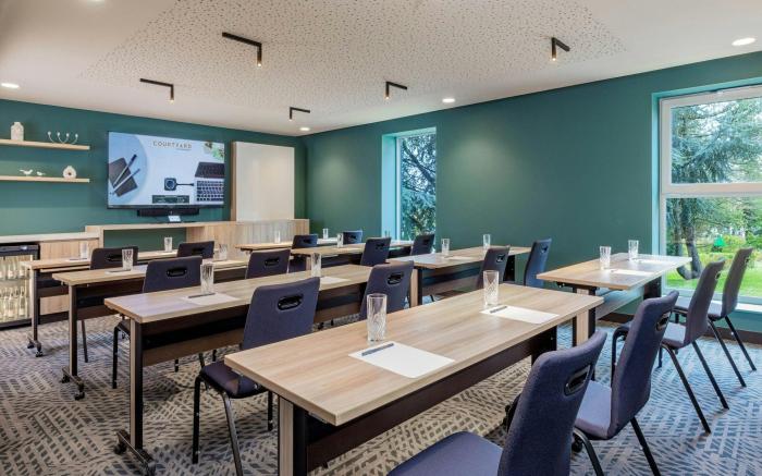 Courtyard by Marriott Paris Charles de Gaulle Central Airport