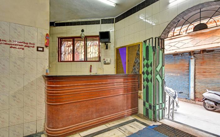 Hotel O Dream Palace Guest House Near Marina Beach