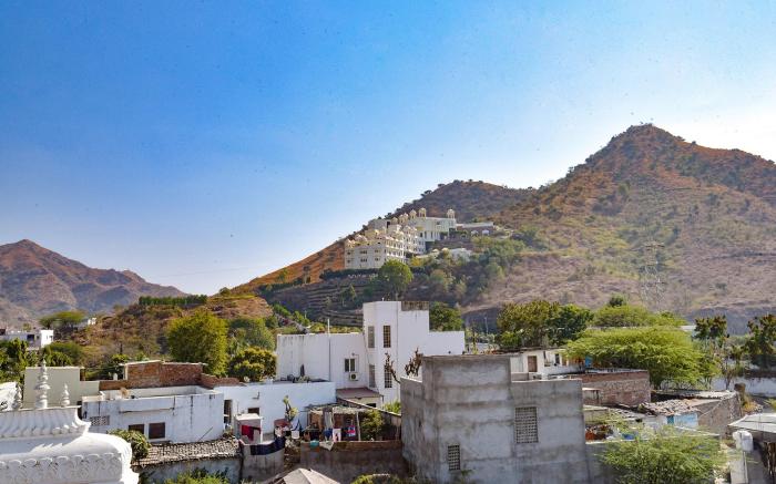 FabHotel Achrol Palace