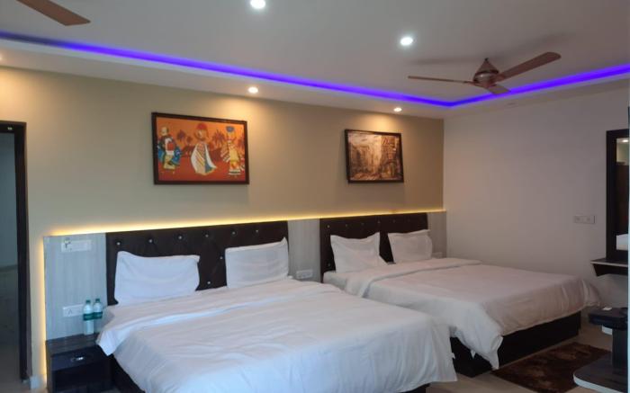 Hotel Kavita Palace