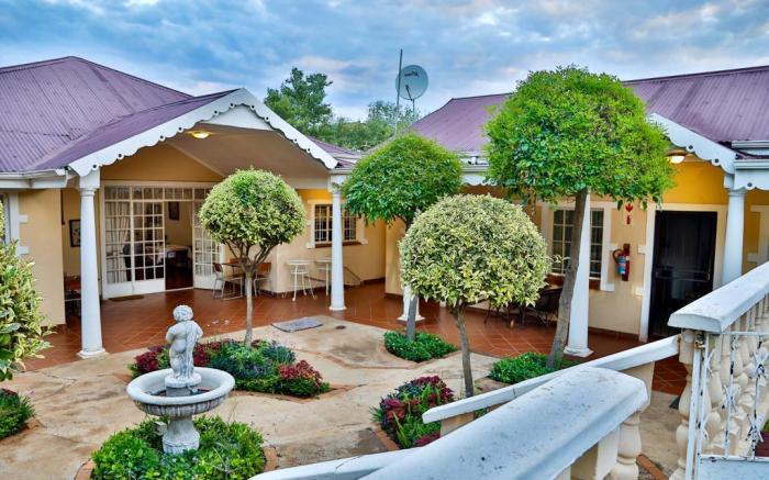 Luxurious Double Bed room with private bathroom