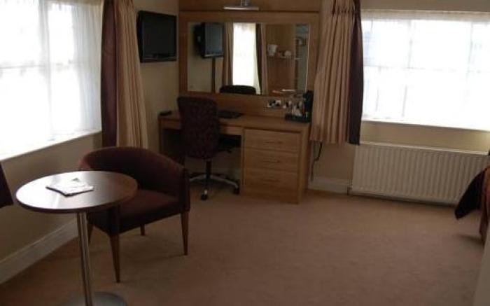 Ivanhoe Inn and Hotel