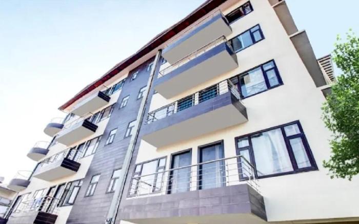 Goroomgo Hill Top Courtyard Shimla 