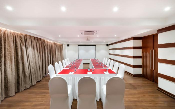 7 Apple Hotel Vimannagar, Pune