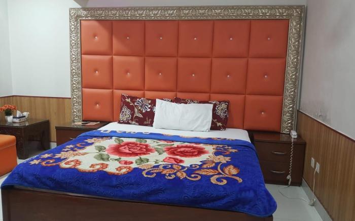 Lavish Inn Guest House