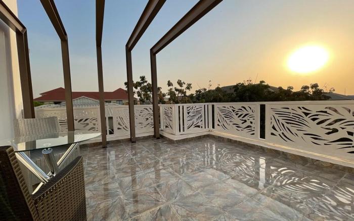 SUNSET VIEW CONDO@UTAKO+WIFI+24HRs AC & GENERATOR