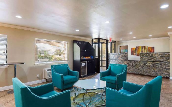Days Inn by Wyndham Foley