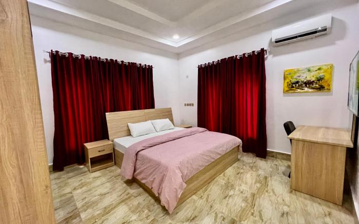 ONE BEDROOM FLAT @UTAKO+WIFI+ 24HRs AC & GEN