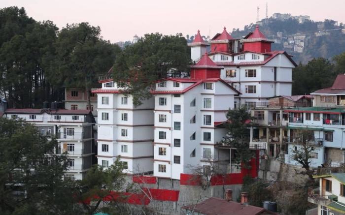 Hotel The Grand White