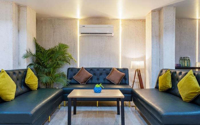 Aadat Hotel Near Subash Chowk Gurgaon