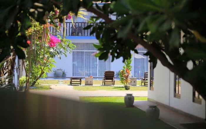 White Rose Beach Resort Marawila