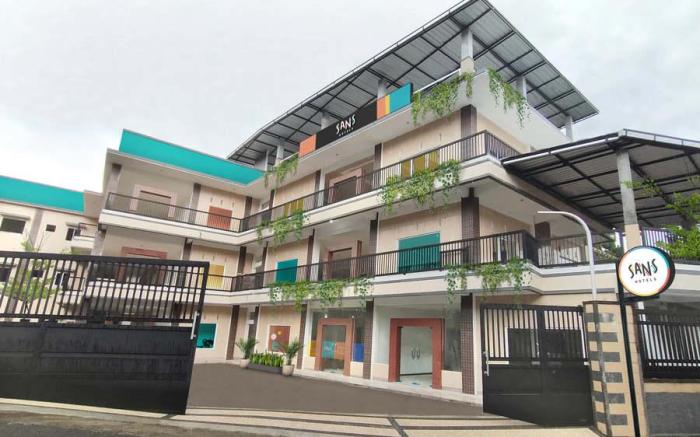 Sans Hotel Queen Batu