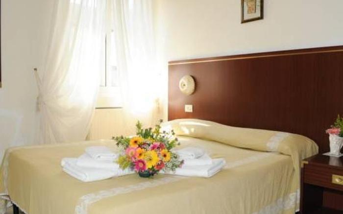Galleria Frascati Rooms and Apartment