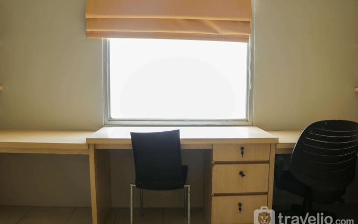 Fully Spacious Studio Green Bay Pluit By Travelio