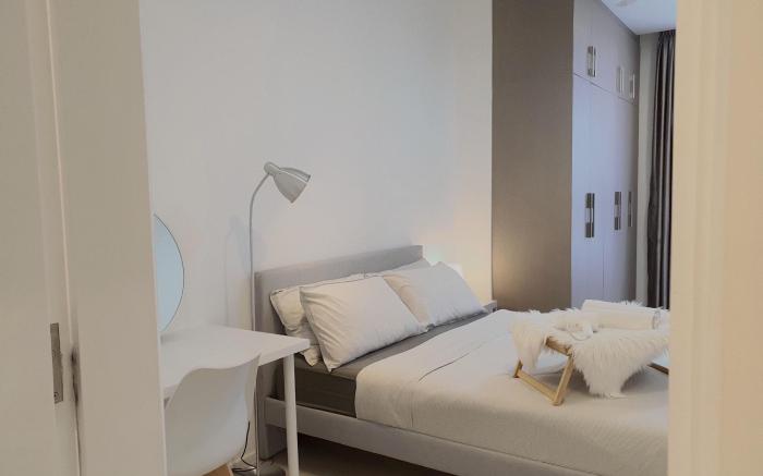 Arcoris Mont Kiara 004/2BR/1-4pax /WIFI & NETFLIX 