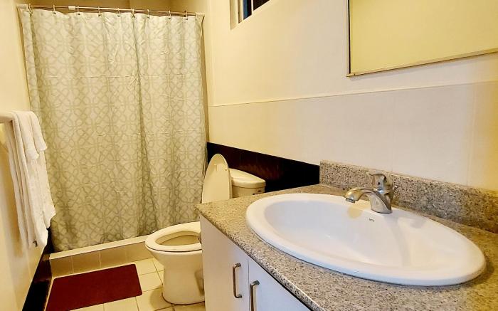 One (1) bedroom condo unit w/ Pool for Big Family