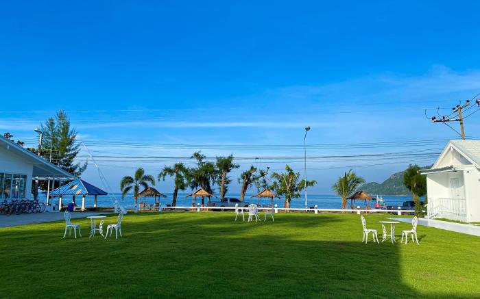 The White Resort