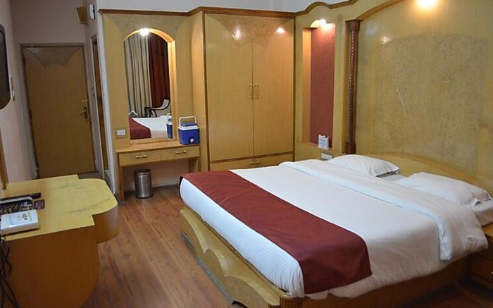 Hotel Sandhya Palace