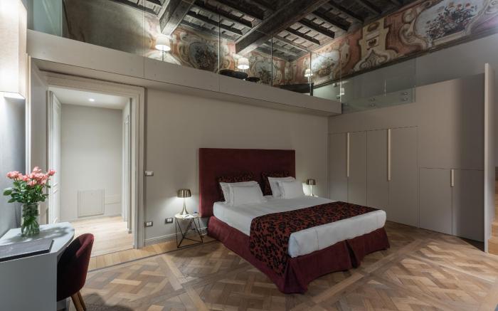 Palazzo Del Carretto Art Apartments and Guesthouse