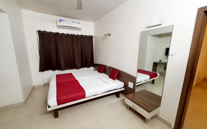 Bhooshan Hotel Airport Road