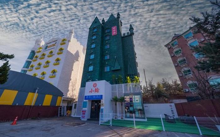 Shourin Hotel Cheonan by Aank