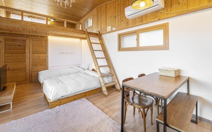 Sokcho Donbangseock Pension