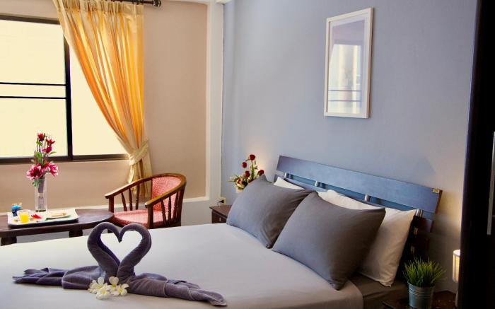 GOLDEN GUESTHOUSE By The Beach Cha Am