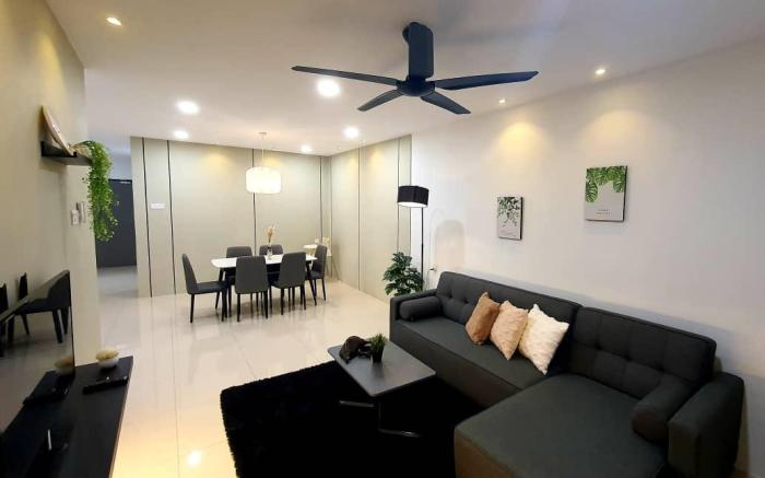 Manhattan 3 bedroom Apartment (6-8pax) , 2 Carpark