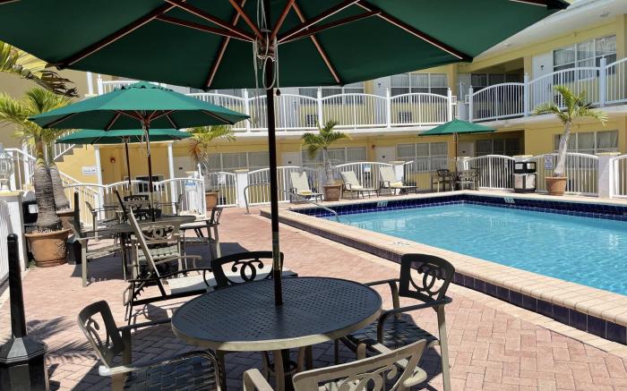 Beach Place Hotel