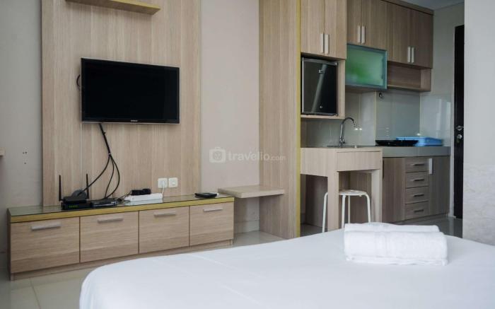 Nice Cozy Studio Atria Gading Serpong By Travelio
