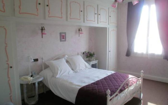 Logis Hotel Auberge De L'ecole