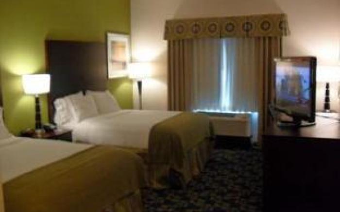 Holiday Inn Express and Suites Urbandale Des Moines By IHG
